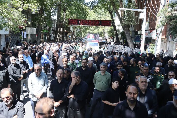 تصاویر/ حضورنماینده ولی فقیه در مازندران در مراسم تشییع پیکر شهید سردار شهید محمد اکبرزاده