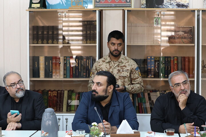 تصاویر/نشست خبری  رئیس ستاد آیین وداع و تشییع امام شهید در قم