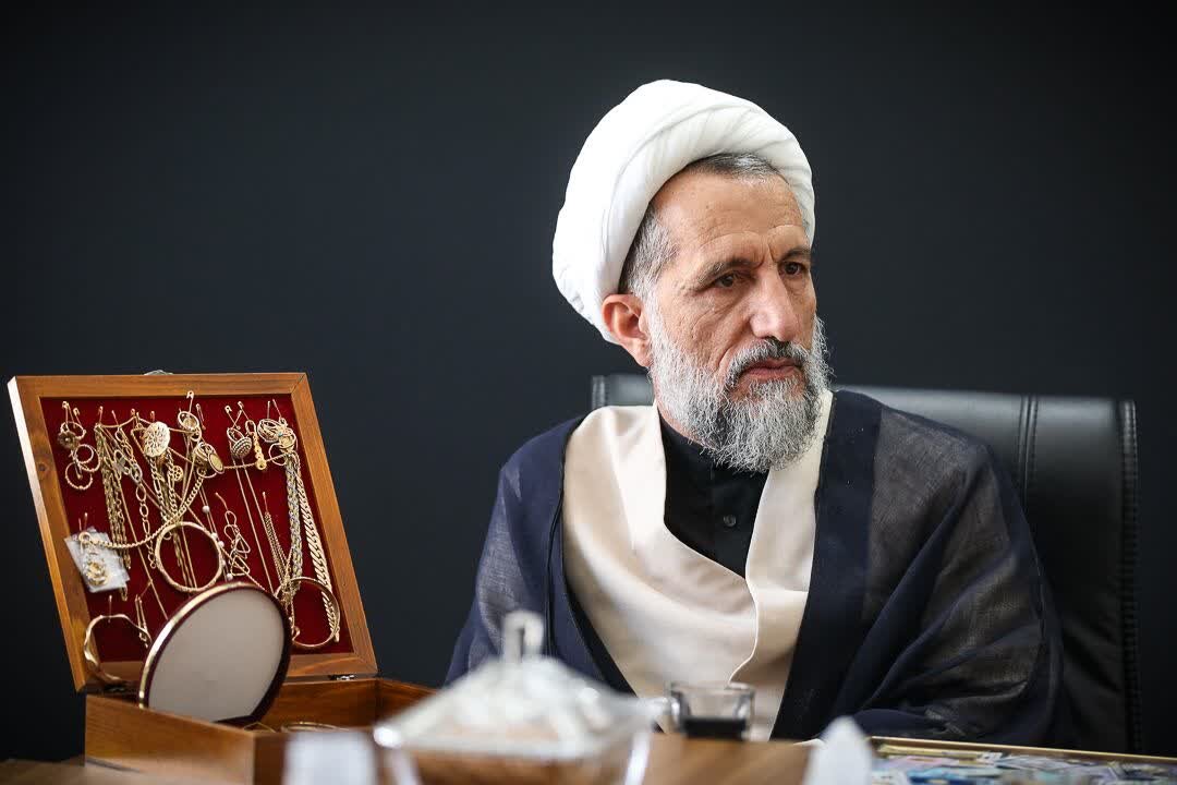 اهدای طلای بانوان نشانه عمق ارادت مردم به نظام اسلامی است