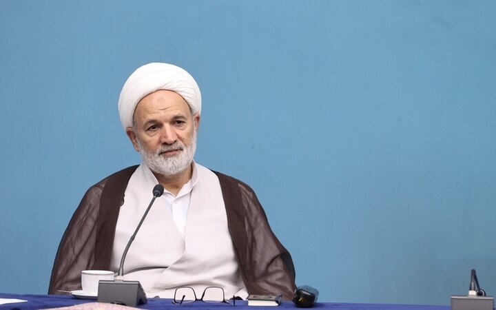 ولایت فقیه جایگاهی ممتاز دارد/ مسئولین از هرگونه خطای محاسباتی دوری کنند