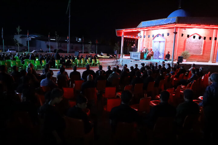 حضور نماینده ولی فقیه مازندران در نمازجماعت و قرائت فاتحه بر مزار شهید گمنام