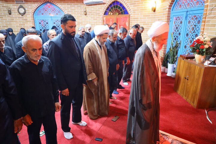 حضور نماینده ولی فقیه مازندران در نمازجماعت و قرائت فاتحه بر مزار شهید گمنام