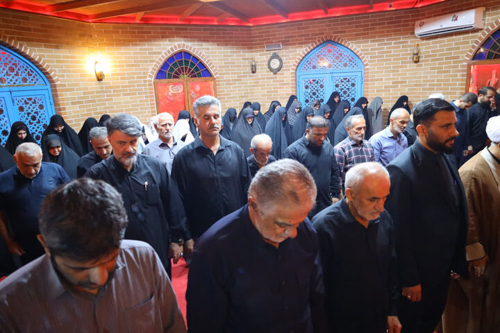 حضور نماینده ولی فقیه مازندران در نمازجماعت و قرائت فاتحه بر مزار شهید گمنام