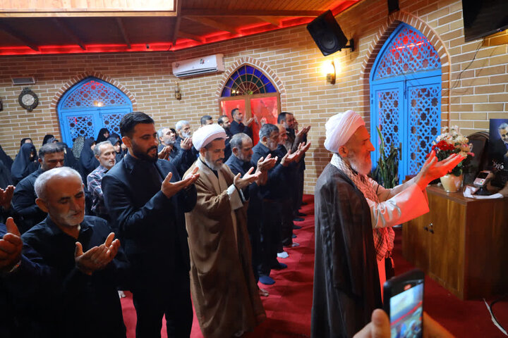 حضور نماینده ولی فقیه مازندران در نمازجماعت و قرائت فاتحه بر مزار شهید گمنام
