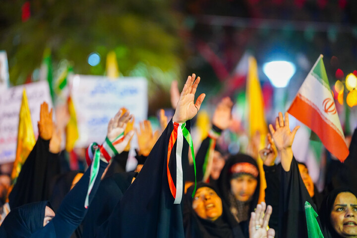تصاویر/ تجمع باشکوه مردم نیروگاه قم در چله سوم شهادت قائد امت و شهدای جنگ رمضان