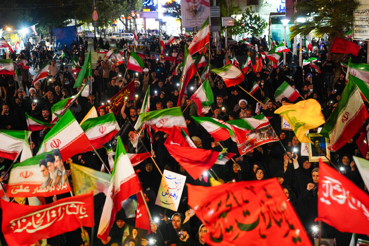 تصاویر/ تجمع باشکوه مردم نیروگاه قم در چله سوم شهادت قائد امت و شهدای جنگ رمضان