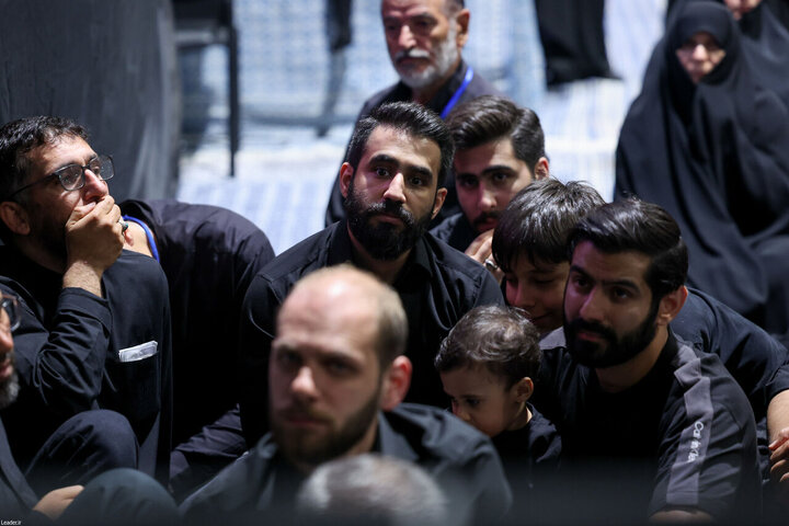 Photos/Cérémonie d’adieu au cercueil du dirigeant de la Révolution islamique près de l’Hosseinieh Imam Khomeiny