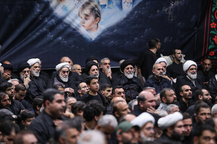 Photos/Cérémonie d’adieu au cercueil du dirigeant de la Révolution islamique près de l’Hosseinieh Imam Khomeiny