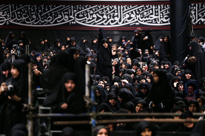Photos/Cérémonie d’adieu au cercueil du dirigeant de la Révolution islamique près de l’Hosseinieh Imam Khomeiny