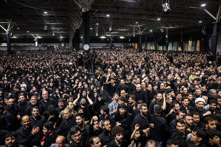 Photos/Cérémonie d’adieu au cercueil du dirigeant de la Révolution islamique près de l’Hosseinieh Imam Khomeiny