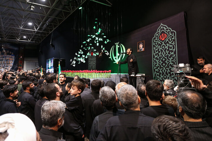 Photos/Cérémonie d’adieu au cercueil du dirigeant de la Révolution islamique près de l’Hosseinieh Imam Khomeiny