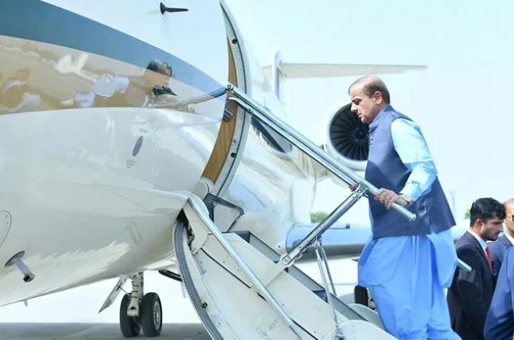 پاکستانی وزیرِاعظم شہباز شریف رہبرِ شہید (رہ) کے جنازے میں شرکت کیلئے ایران روانہ