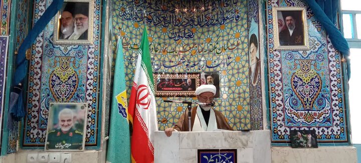 تصاویر/ نمازعبادی سیاسی جمعه جوشقان قالی