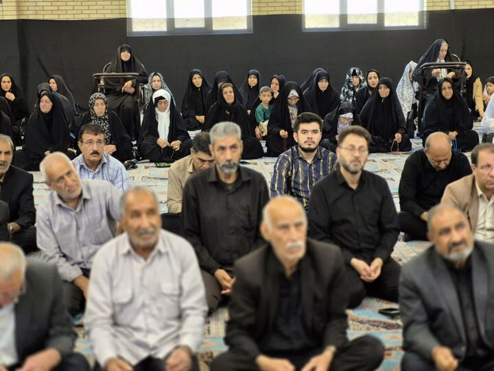 تصاویر/مراسم آئین وحدت بخش نمازجمعه در شهرستان چوار