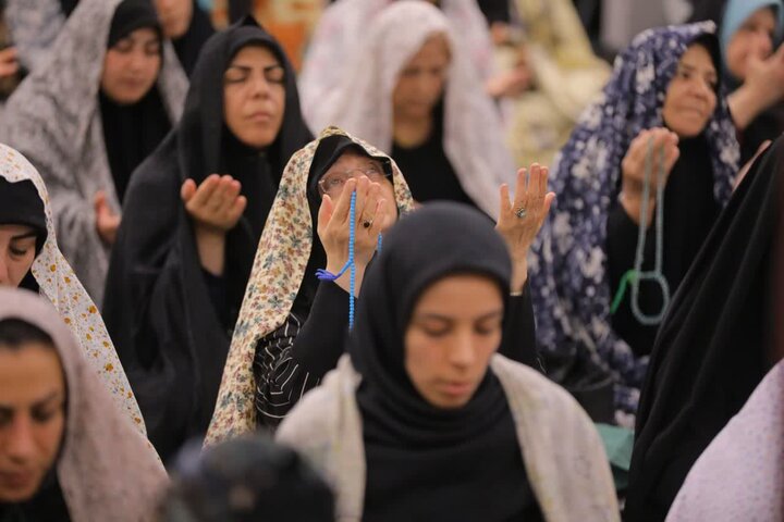 تصاویر/ اقامه نماز جمعه در ساوجبلاغ