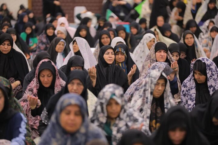 تصاویر/ اقامه نماز جمعه در ساوجبلاغ