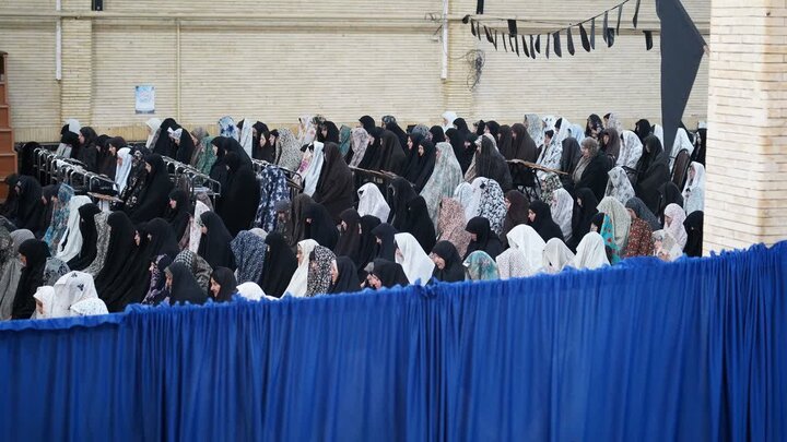 تصاویر/  حضور پر شور مردم دارالمومنین خوی در اقامه آیین عبادی سیاسی نماز جمعه