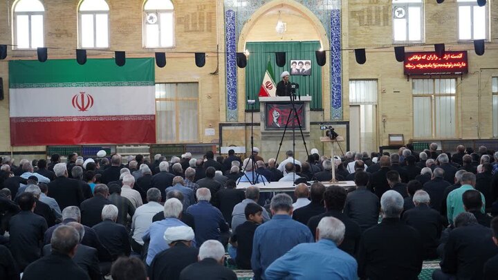 تصاویر/  حضور پر شور مردم دارالمومنین خوی در اقامه آیین عبادی سیاسی نماز جمعه