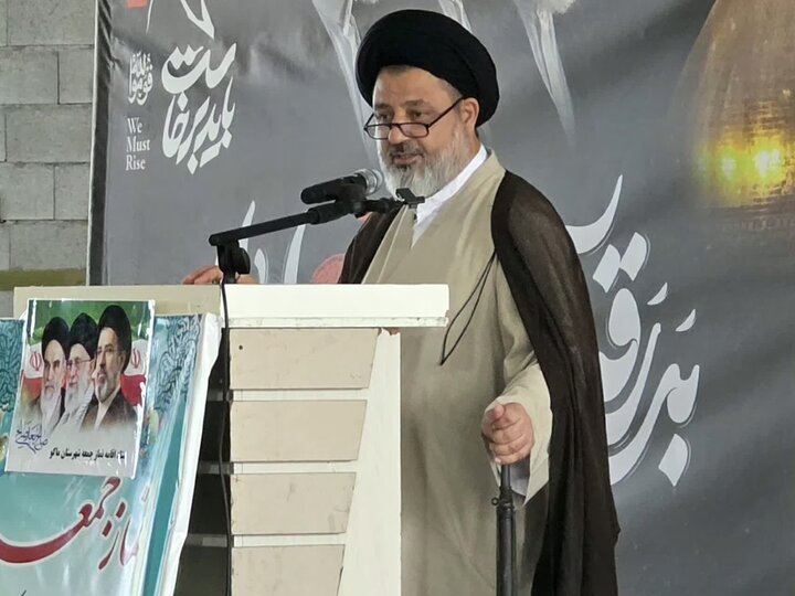 تصاویر/ اقامه آیین عبادی سیاسی نماز جمعه ماکو