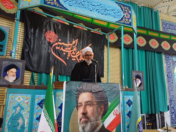 تصاویر/اقامه نماز عبادی سیاسی جمعه در زرندیه