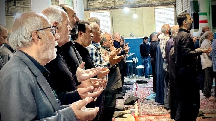 تصاویر / نماز جمعه اقبالیه قزوین در رثای رهبر شهید انقلاب اسلامی