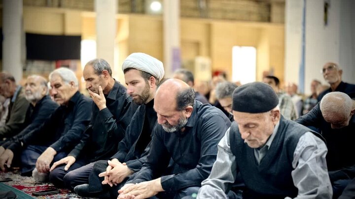 تصاویر / نماز جمعه اقبالیه قزوین در رثای رهبر شهید انقلاب اسلامی