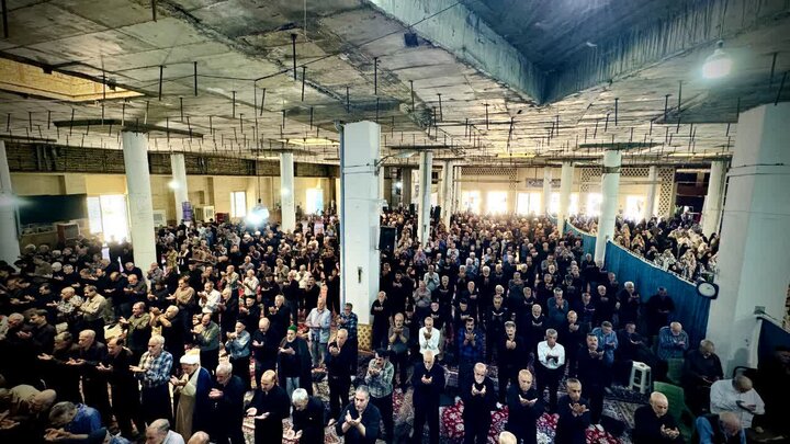 تصاویر / نماز جمعه اقبالیه قزوین در رثای رهبر شهید انقلاب اسلامی