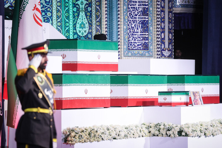 تصاویر/ مراسم ادای احترام مقامات و شخصیت‌های کشورهای خارجی به پیکر مطهر رهبر شهید انقلاب