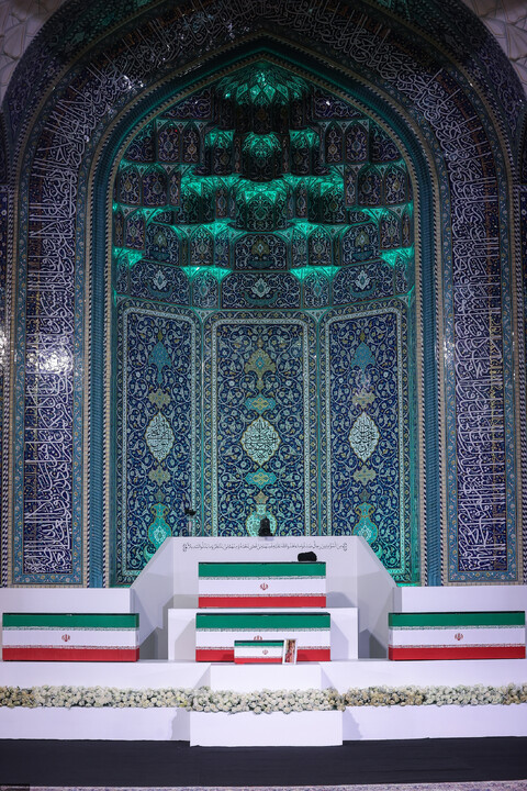 تصاویر/ مراسم ادای احترام مقامات و شخصیت‌های کشورهای خارجی به پیکر مطهر رهبر شهید انقلاب