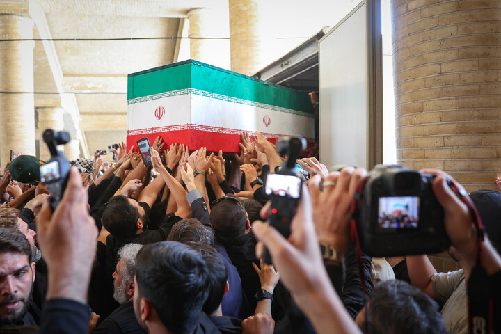 تصاویر/ مراسم ادای احترام مقامات و شخصیت‌های کشورهای خارجی به پیکر مطهر رهبر شهید انقلاب