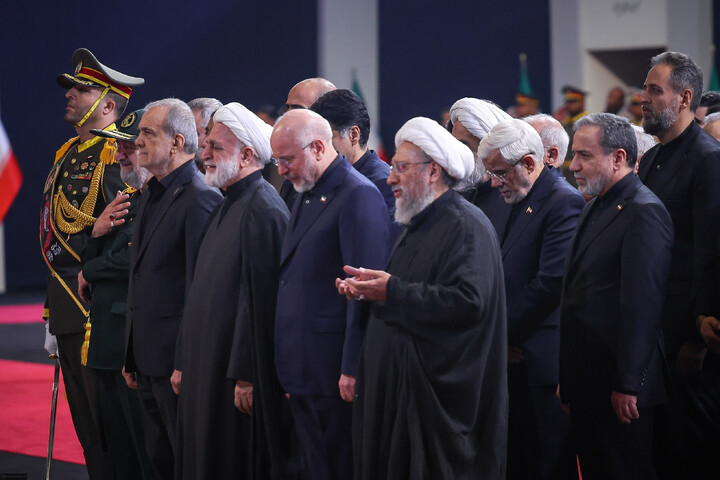 تصاویر/ مراسم ادای احترام مقامات و شخصیت‌های کشورهای خارجی به پیکر مطهر رهبر شهید انقلاب