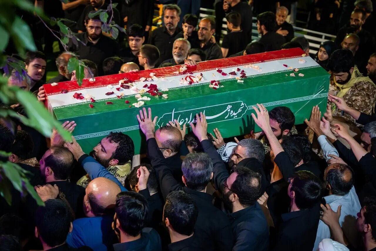 خون شهید؛ ضامن بقا، عزت و استمرار جمهوری اسلامی ایران