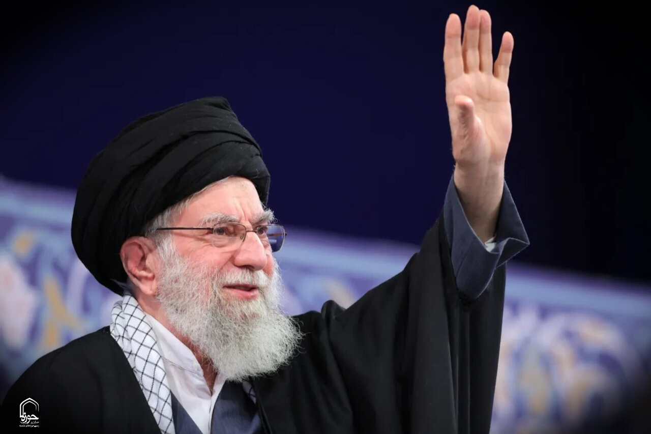 فراخوان مدرسه علمیه جعفریه پیشوا برای شرکت در مراسم تشییع پیکر مطهر رهبر شهید