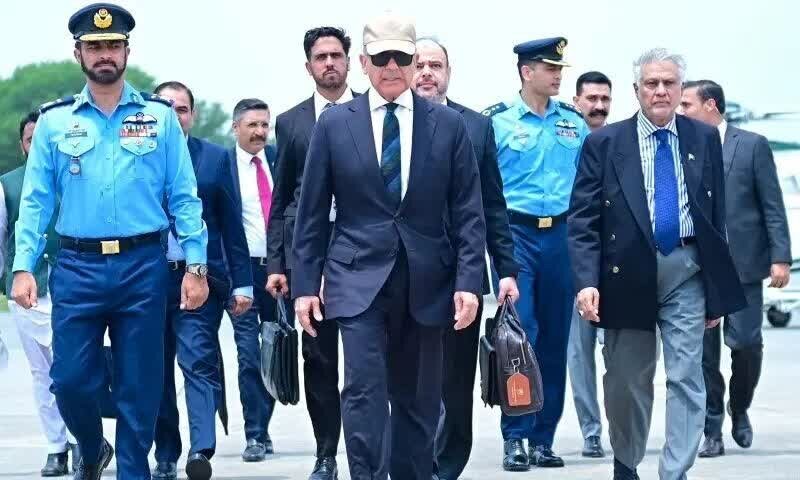 نخست وزیر پاکستان برای شرکت در مراسم تشییع رهبر شهید ایران راهی تهران شد