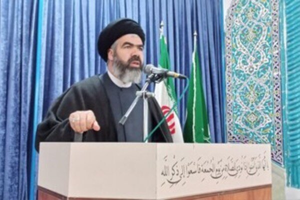 تشییع مردان الهی، آغاز مسئولیت امت برای ادامه راه آنان است