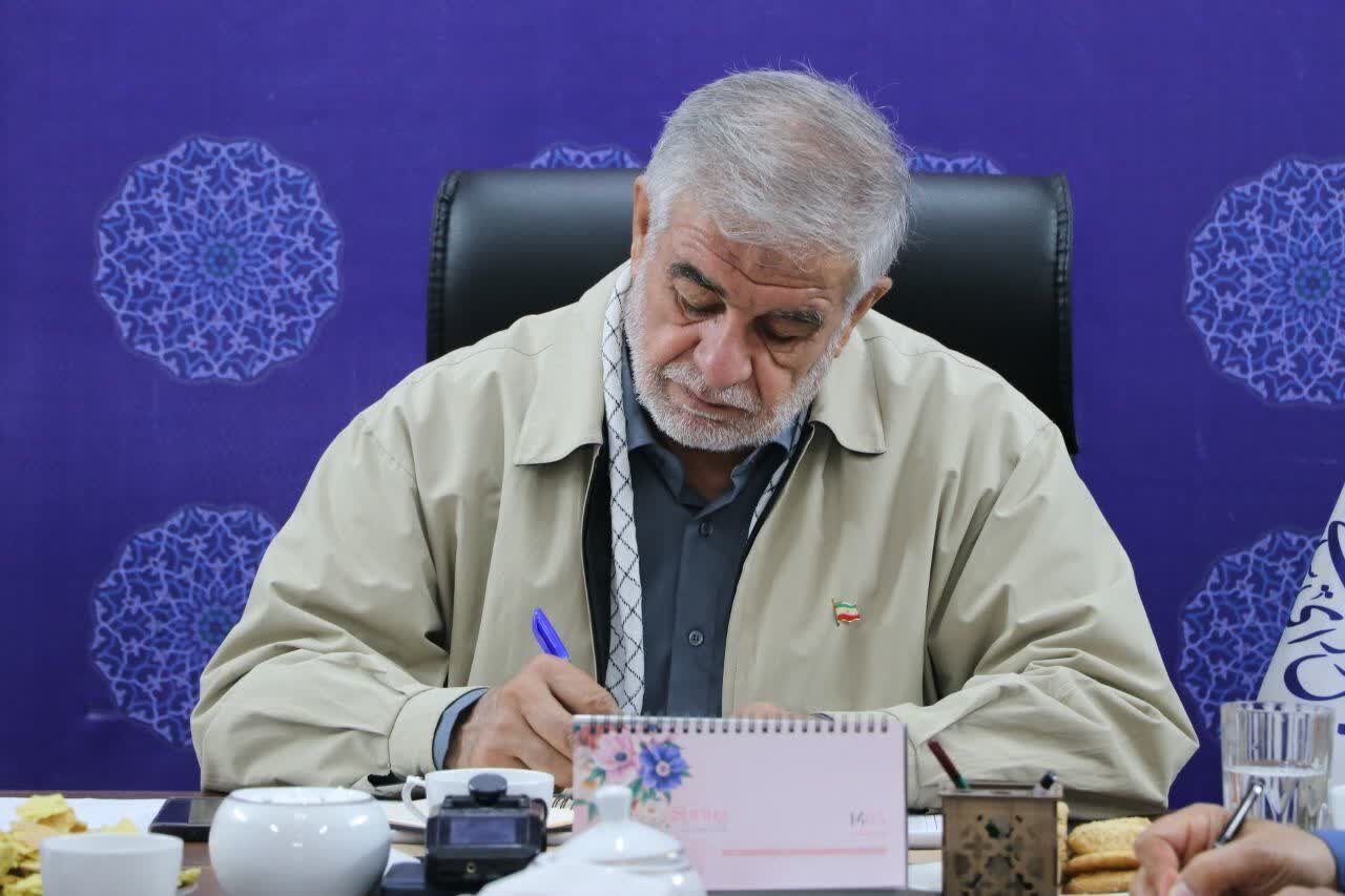 لزوم مخابره پیام اقتدار، انسجام و ایستادگی ملت ایران به دشمن