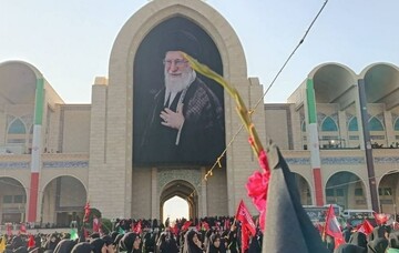 تشییع پیکر رهبر شهید نمایش پیوند دیرینه مردم و روحانیت شده است/ میزانی ۲۲مدرسه علمیه تهران از زائران 