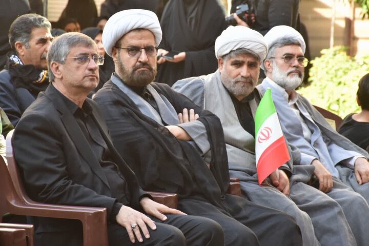 تصاویر/مراسم عزاداری و وداع جامعه دانشگاهیان و فرهنگیان و هنرمندان لرستان با آقای شهید ایران