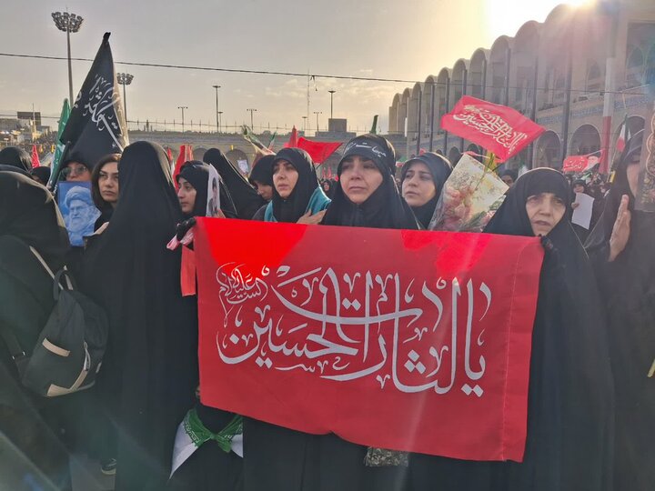 تصاویر/وداع لرستانی ها با رهبرشهید امت