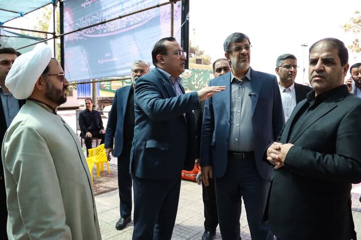 تصاویر/ بازدید استاندار یزد از مواکب مسیر عبور کاروان‌های اعزامی به مراسم تشییع رهبر شهید