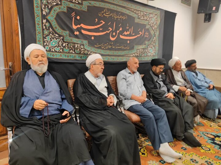 گزارش تصویری +  پنجمین روز برگزاری مراسم سوگواری شهادت امام حسین(ع) در دفتر حضرت آیت الله العظمی جوادی آملی در قم