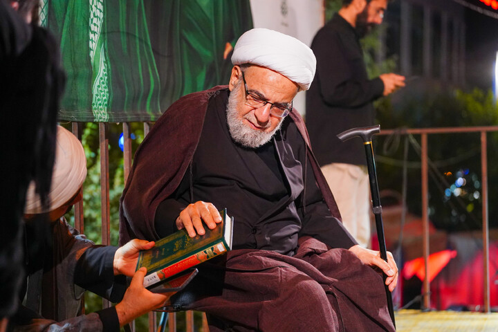 تصاویر/ تجمع باشکوه مردم نیروگاه قم در چله سوم شهادت قائد امت و شهدای جنگ رمضان