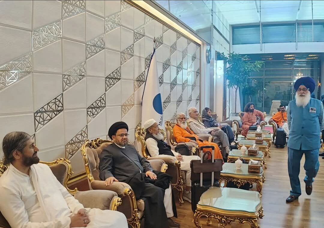 ঐতিহাসিক উপস্থিতি: ইরানের শীর্ষ নেতার জানাযায় পশ্চিমবঙ্গের মাওলানা সিদ্দীকুল্লাহ