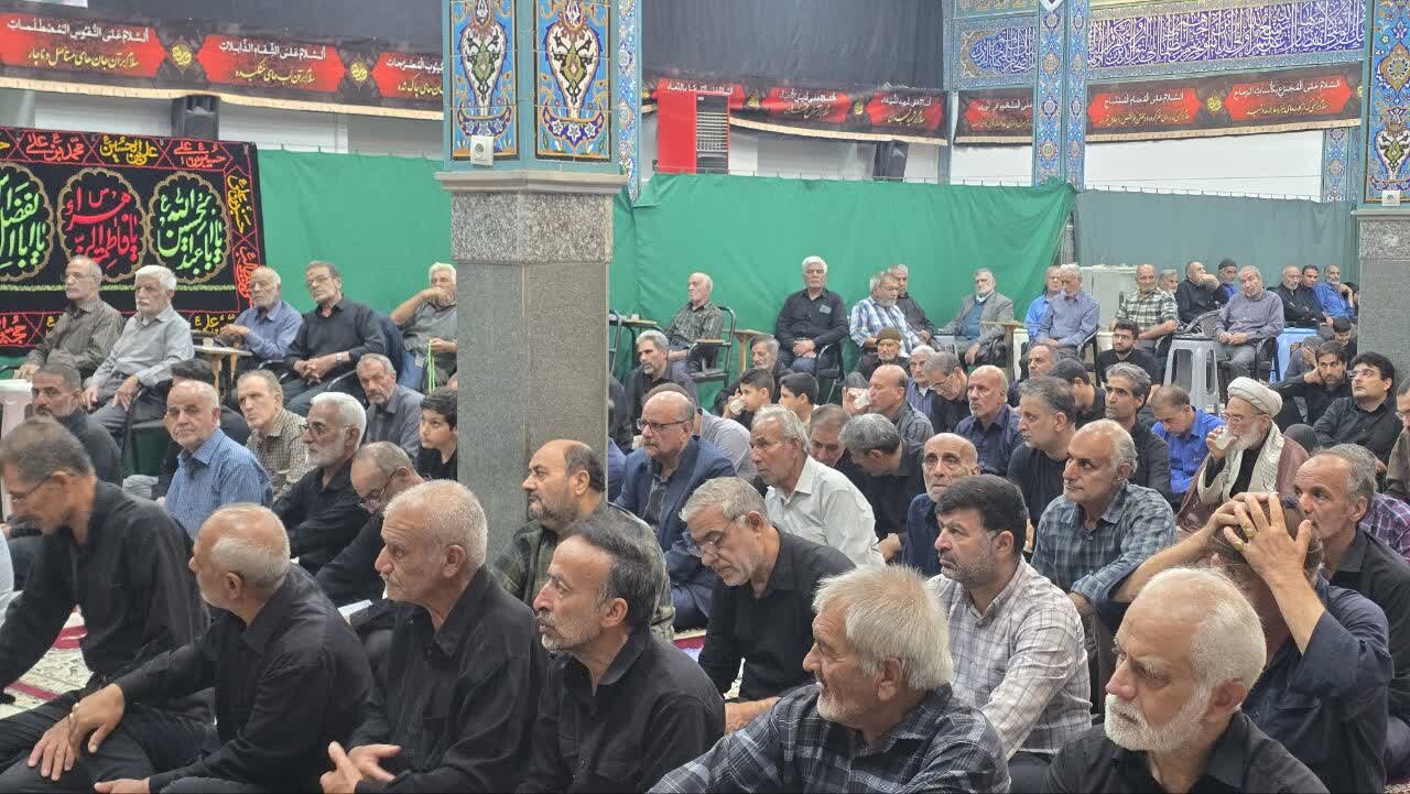سالگرد ارتحال اولین امام جمعه آران وبیدگل درمسجد ملا شکرالله برگزارشد+فیلم وعکس