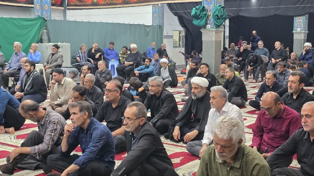 سالگرد ارتحال اولین امام جمعه آران و بیدگل در مسجد ملا شکرالله برگزار شد+فیلم وعکس
