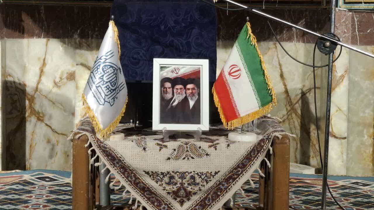 سالگرد ارتحال اولین امام جمعه آران وبیدگل درمسجد ملا شکرالله برگزارشد+فیلم وعکس