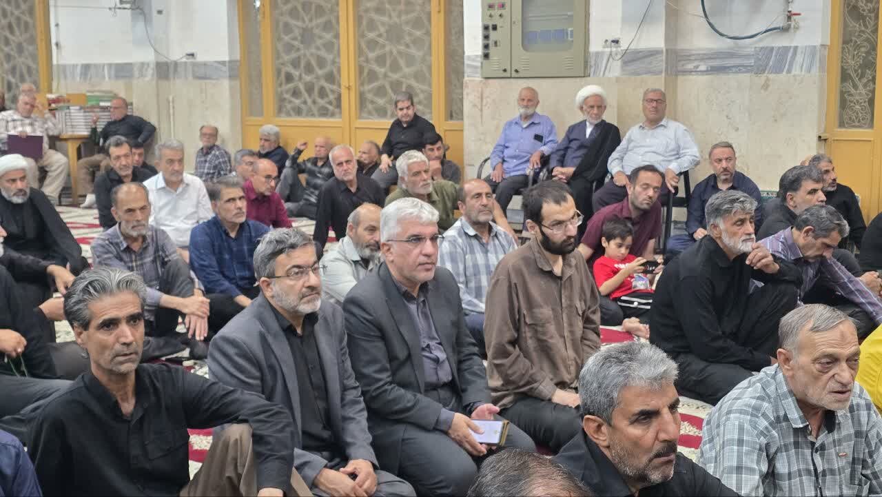 سالگرد ارتحال اولین امام جمعه آران وبیدگل درمسجد ملا شکرالله برگزارشد+فیلم وعکس