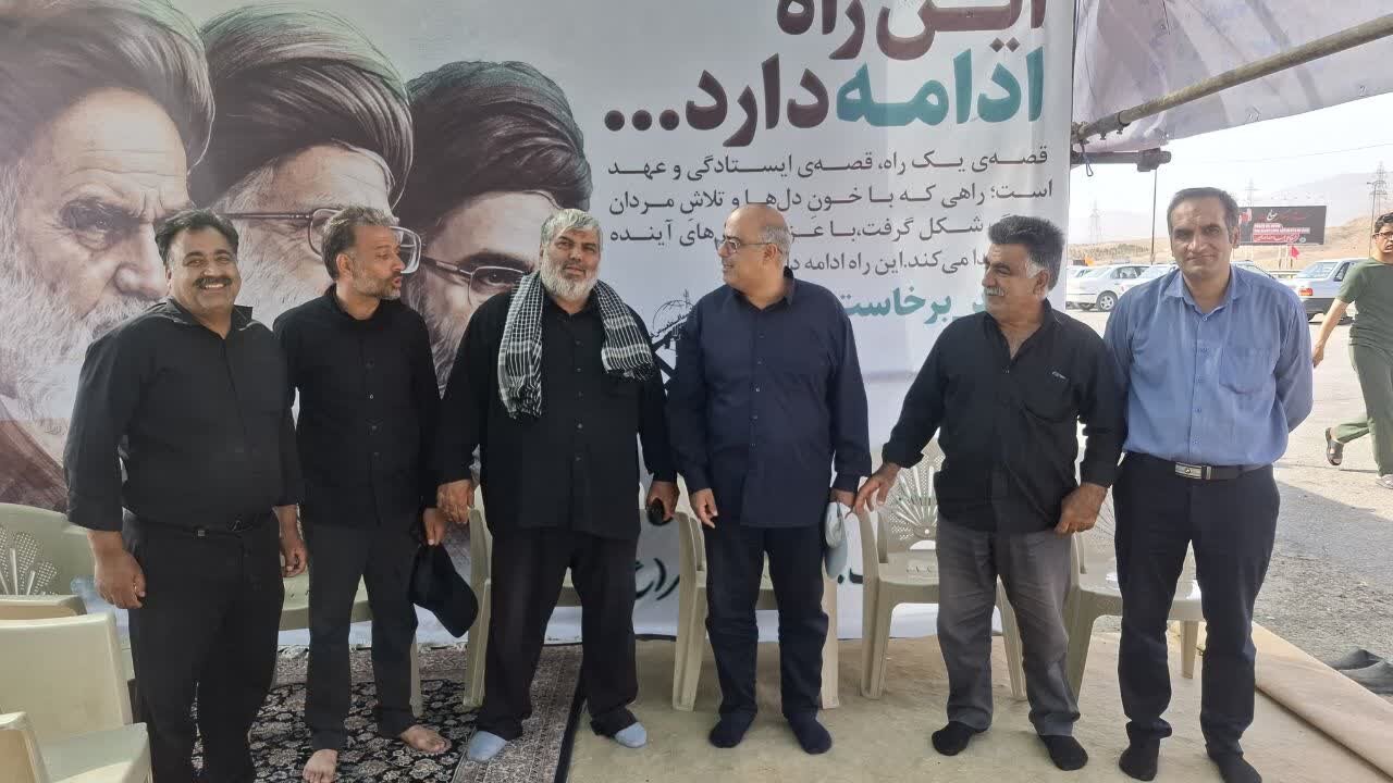 خدمت رسانی موکب وارثان شهید اردهال به 3 هزار زائر مراسم تشییع پیکر رهبر شهید