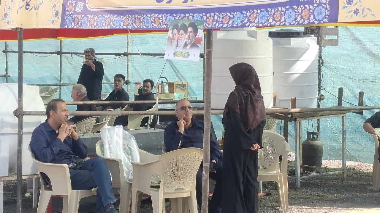 خدمت رسانی موکب وارثان شهید اردهال به 3 هزار زائر مراسم تشییع پیکر رهبر شهید