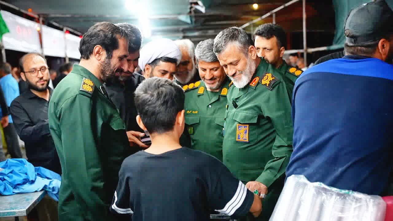 فیلم | بازدید فرمانده سپاه استان قزوین از مواکب خدمات رسان استان به زائرین رهبر شهید انقلاب اسلامی